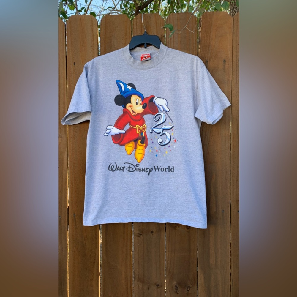 Vintage Mickey Mouse T-shirt size Large. - Picture 1 of 8